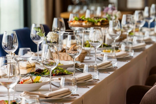 Un tavolo in un ristorante di ospiti