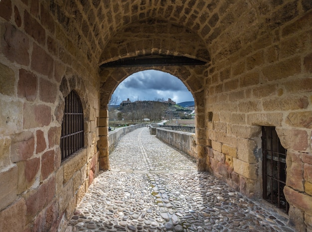 Un tour della provincia di Burgos, in Spagna, con le sue cascate, i castelli, le montagne ...