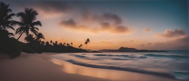 un tramonto con palme sullo sfondo e una scena di spiaggia con una spiaggia in primo piano.