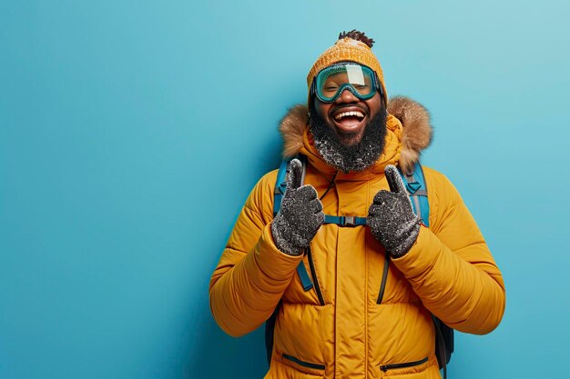 un uomo congelato in abiti caldi durante l'inverno