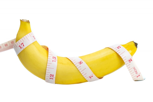 Una banana è stata avvolta in un nastro di misurazione