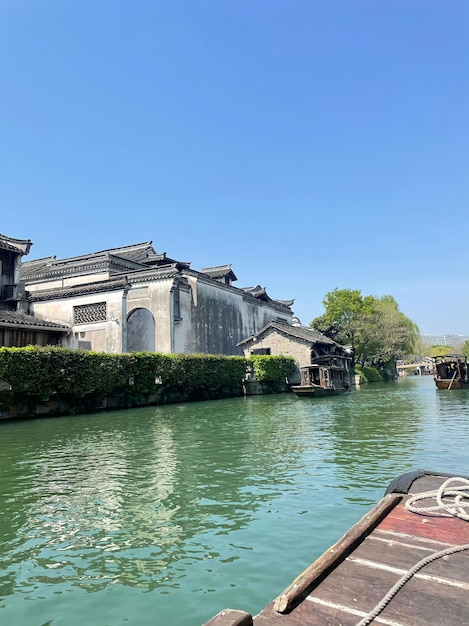 Una barca in acqua a Shanghai