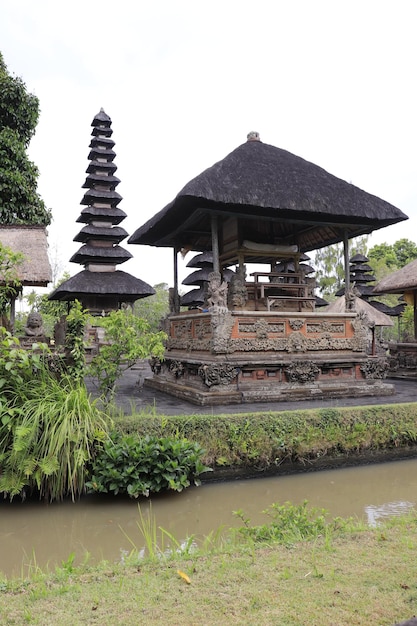 Una bella vista del tempio di Taman Ayun situato a Bali Indonesia