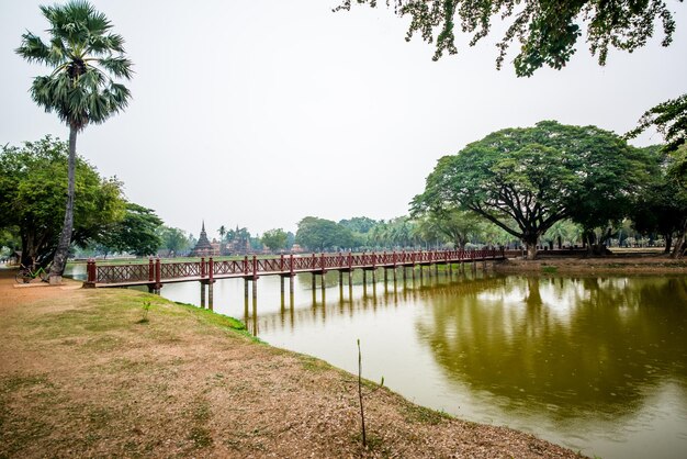 Una bellissima vista dei templi di Sukhothai Thailandia