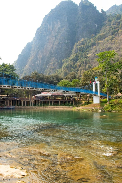 Una bellissima vista del Blue Bridge situato a Vang Vieng Laos