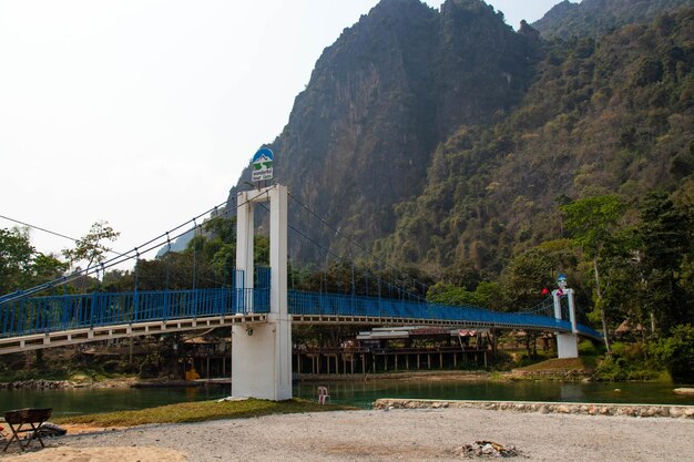 Una bellissima vista del Blue Bridge situato a Vang Vieng Laos