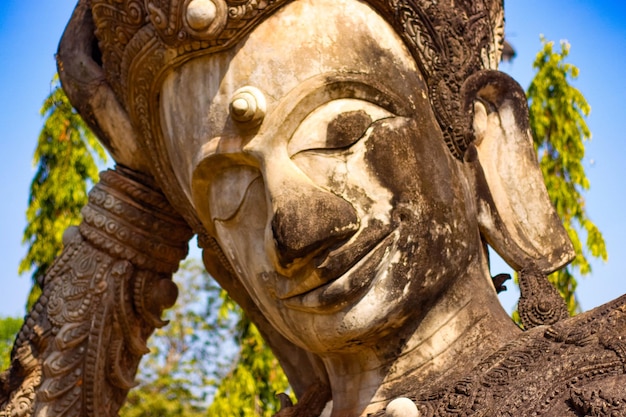 Una bellissima vista del Buddha Park situato a Nong Khai Thailandia