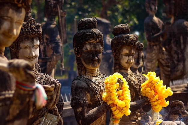 Una bellissima vista del Buddha Park situato a Nong Khai Thailandia