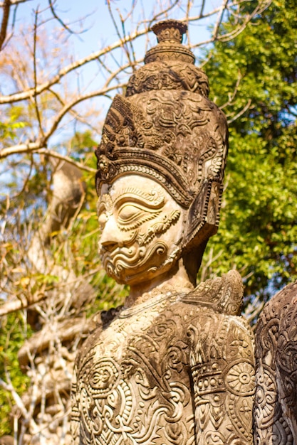 Una bellissima vista del Buddha Park situato a Nong Khai Thailandia