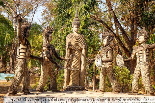 Una bellissima vista del Buddha Park situato a Nong Khai Thailandia