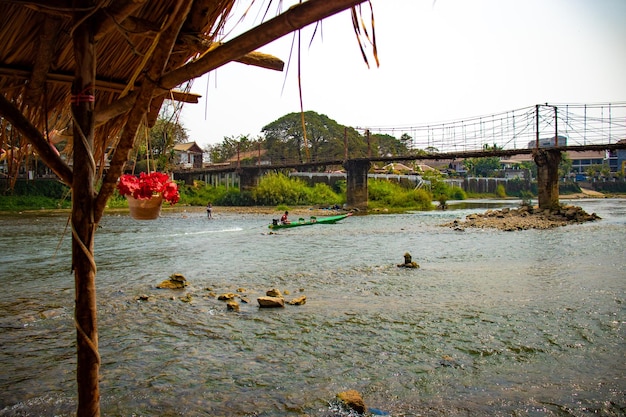 Una bellissima vista del fiume Nansong situato a Vang Vieng Laos