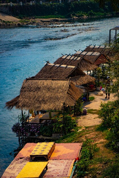 Una bellissima vista del fiume Nansong situato a Vang Vieng Laos