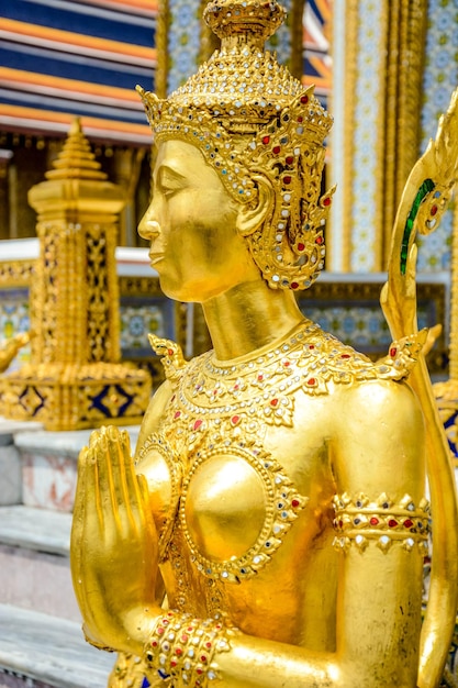 Una bellissima vista del Grand Palace il Museo Wat Phra Kaew situato a Bangkok in Thailandia