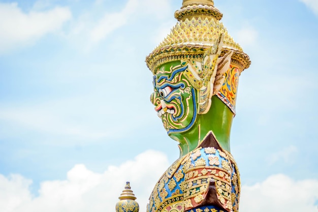 Una bellissima vista del Grand Palace il Museo Wat Phra Kaew situato a Bangkok in Thailandia