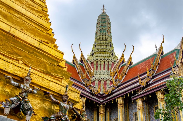 Una bellissima vista del Grand Palace il Tempio di Wat Phra Kaew a Bangkok in Thailandia