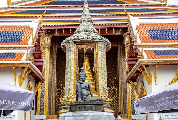 Una bellissima vista del Grand Palace il Tempio di Wat Phra Kaew a Bangkok in Thailandia