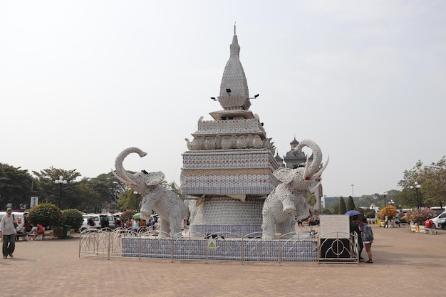 Una bellissima vista del Monumento Patuxai situato a Vientiane Laos