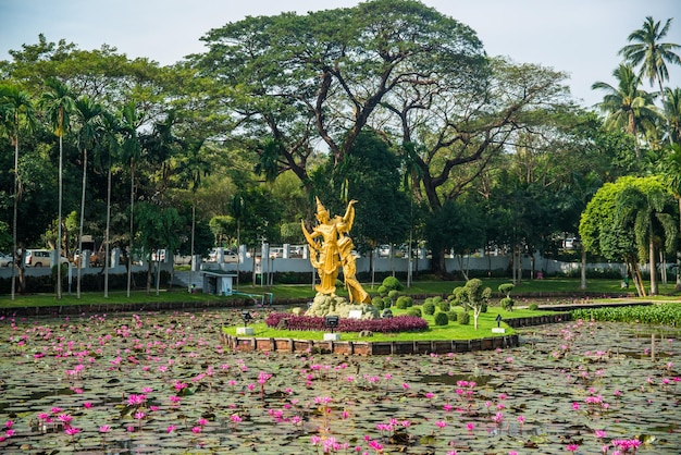 Una bellissima vista del parco a Yangon Myanmar