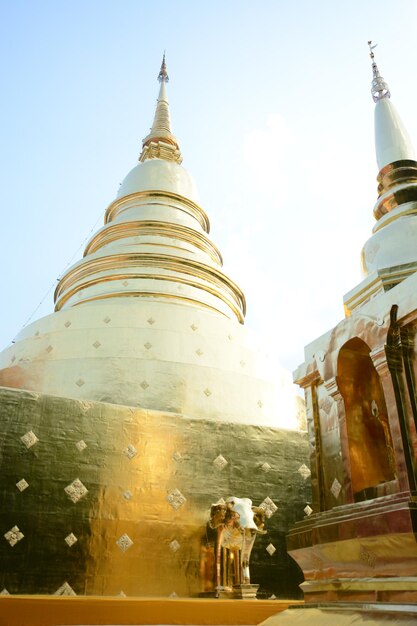 Una bellissima vista del tempio buddista situato a Chiang Mai Thailandia