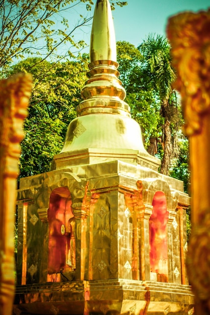 Una bellissima vista del tempio buddista situato a Chiang Mai Thailandia