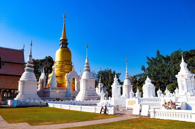 Una bellissima vista del tempio buddista situato a Chiang Mai Thailandia