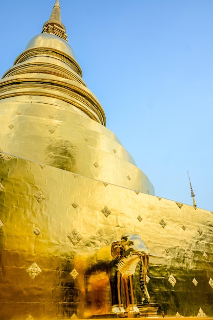 Una bellissima vista del tempio buddista situato a Chiang Mai Thailandia