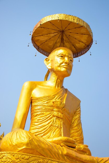 Una bellissima vista del tempio buddista situato a Chiang Rai Thailandia