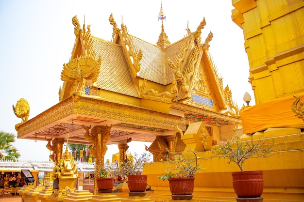 Una bellissima vista del tempio buddista situato a Chiang Rai Thailandia