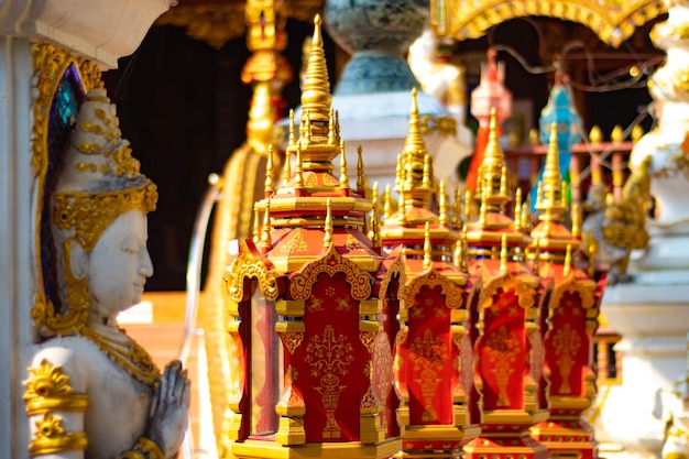 Una bellissima vista del tempio buddista situato a Chiang Rai Thailandia