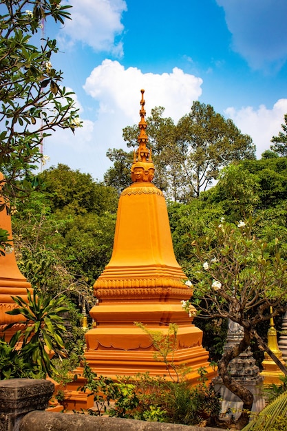 Una bellissima vista del tempio buddista situato a Siem Reap in Cambogia