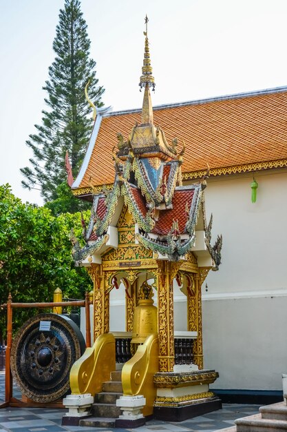 Una bellissima vista del tempio buddista Wat Doi Suthep situato a Chiang Mai Thailandia