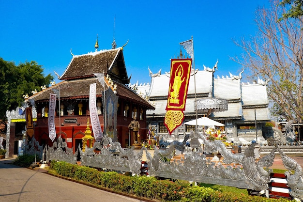 Una bellissima vista del tempio d'argento situato a Chiang Mai Thailandia