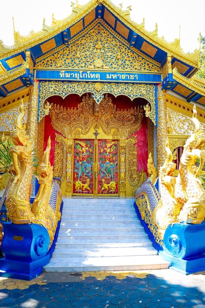 Una bellissima vista del tempio d'argento situato a Chiang Mai Thailandia