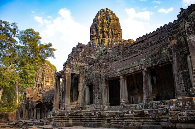 Una bellissima vista del tempio di Angkor Wat situato a Siem Reap in Cambogia