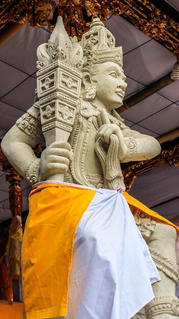 Una bellissima vista del tempio di Pura Tirta Empul situato a Bali Indonesia