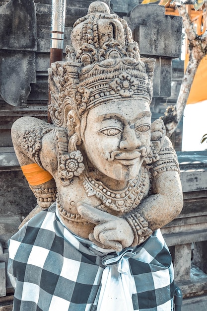 Una bellissima vista del tempio di Pura Tirta Empul situato a Bali Indonesia