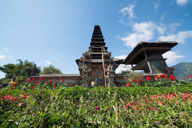 Una bellissima vista del tempio di Ulun Danu Batur situato a Bali Indonesia