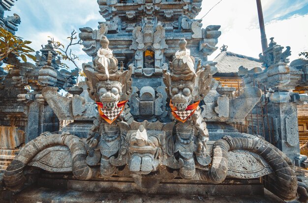 Una bellissima vista del tempio di Ulun Danu Beratan situato a Bali Indonesia