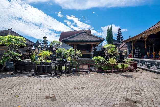 Una bellissima vista del tempio di Ulun Danu Beratan situato a Bali Indonesia