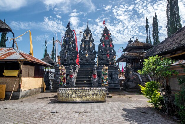Una bellissima vista del tempio di Ulun Danu Beratan situato a Bali Indonesia