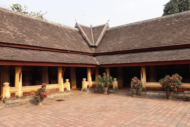 Una bellissima vista del tempio di wat sisaket situato a Vientiane Laos