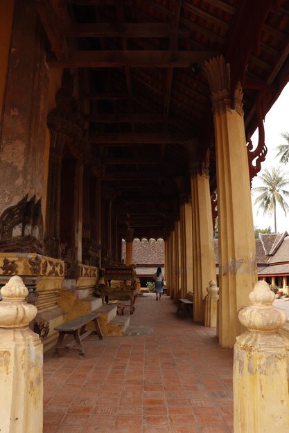 Una bellissima vista del tempio di wat sisaket situato a Vientiane Laos