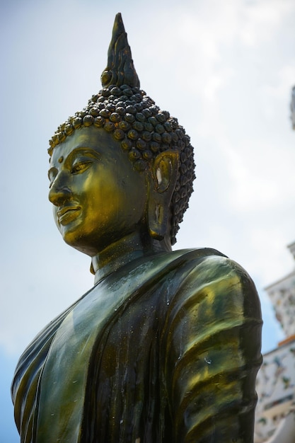 Una bellissima vista del tempio Wat Arun situato a Bangkok in Thailandia