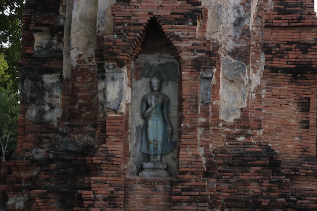 Una bellissima vista del tempio Wat Mahathat situato ad Ayutthaya Thailandia