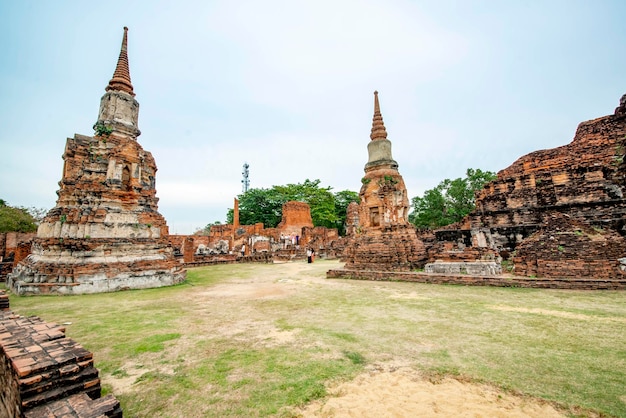 Una bellissima vista del tempio Wat Mahathat situato ad Ayutthaya Thailandia