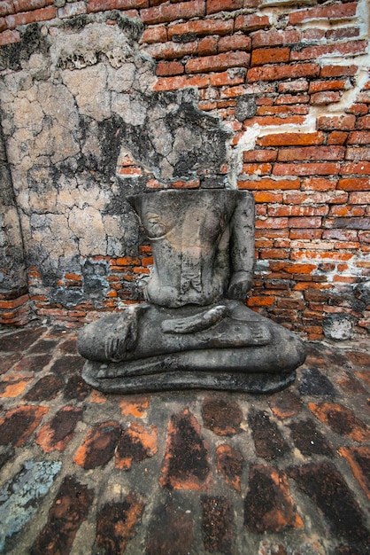 Una bellissima vista del tempio Wat Mahathat situato ad Ayutthaya Thailandia