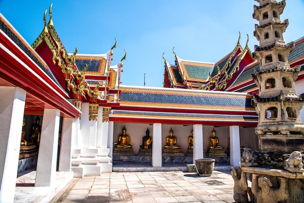 Una bellissima vista del tempio Wat Pho situato a Bangkok in Thailandia