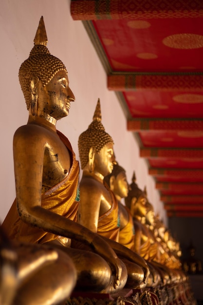 Una bellissima vista del tempio Wat Pho situato a Bangkok in Thailandia