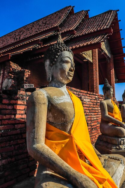 Una bellissima vista del tempio Wat Yai Chai Mongkhol situato ad Ayutthaya in Thailandia