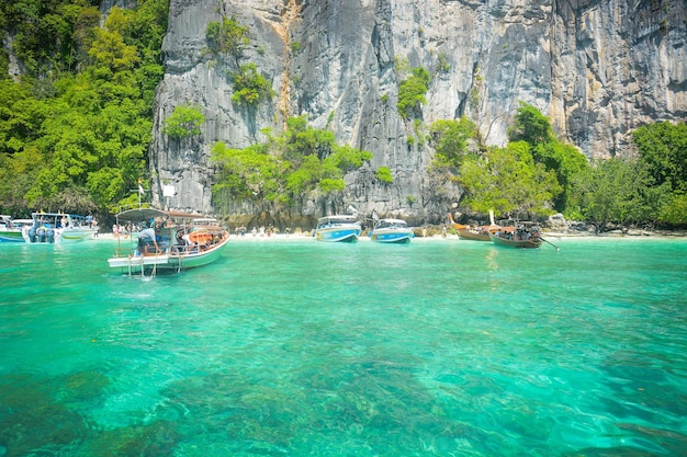 Una bellissima vista dell'isola di Phi Phi situata in Thailandia